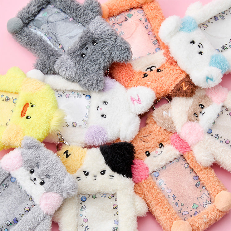 
                      
                        ZEROBASEONE - ZERONI FLUFFY PHOTO HOLDER KEYRING
                      
                    