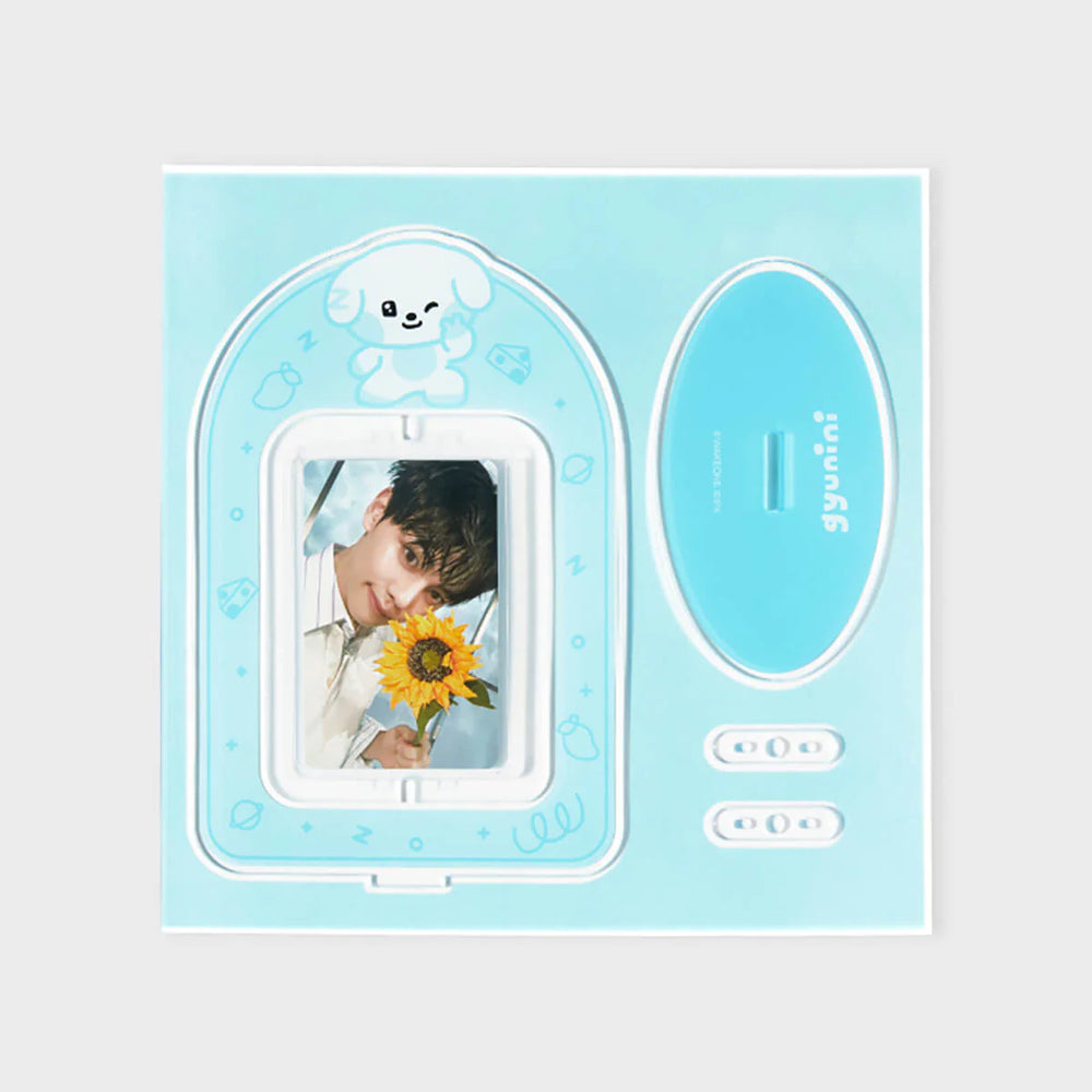 
                      
                        ZEROBASEONE - ZERONI ROTATING ACRYLIC STAND GYUNINI
                      
                    