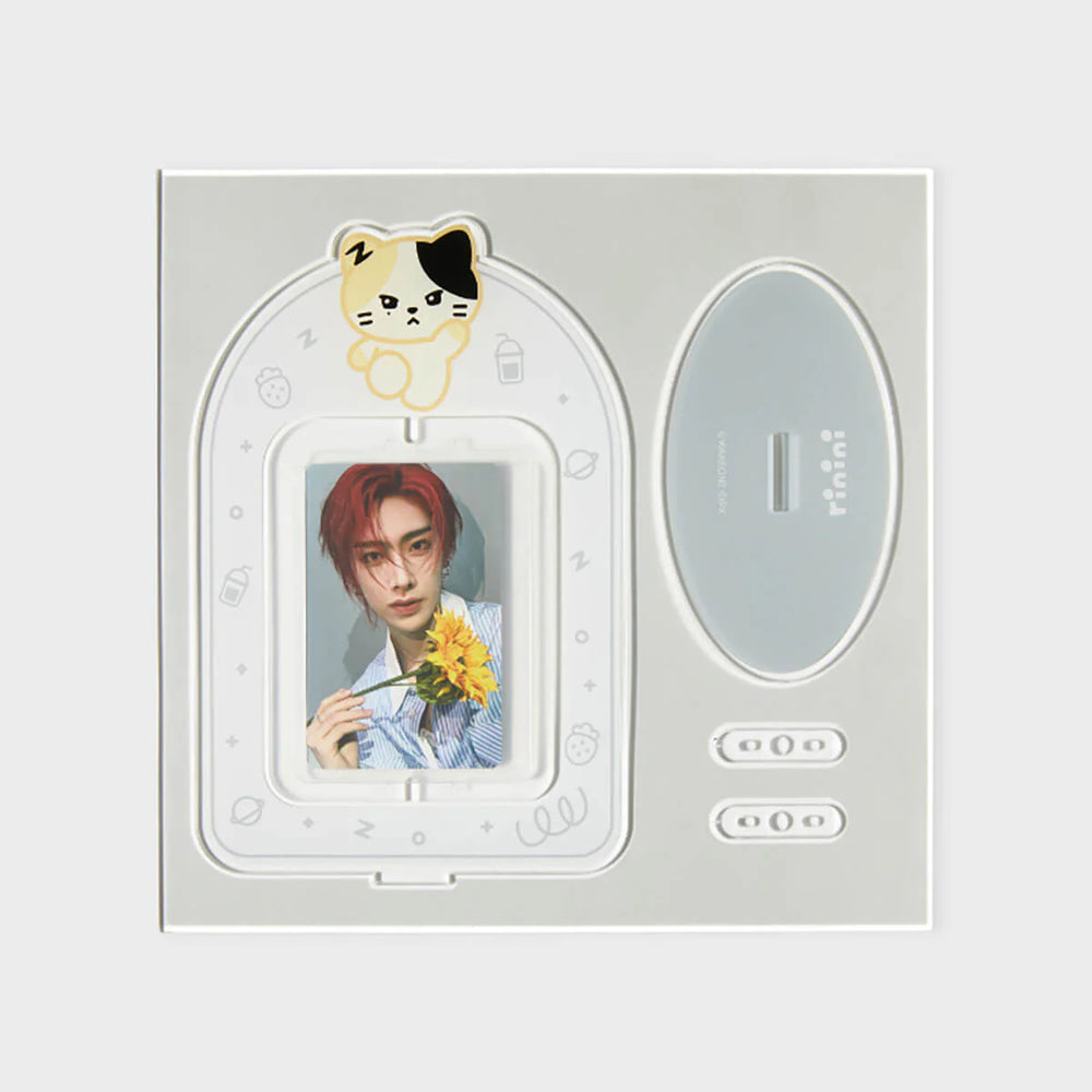 
                      
                        ZEROBASEONE - ZERONI ROTATING ACRYLIC STAND RININI
                      
                    