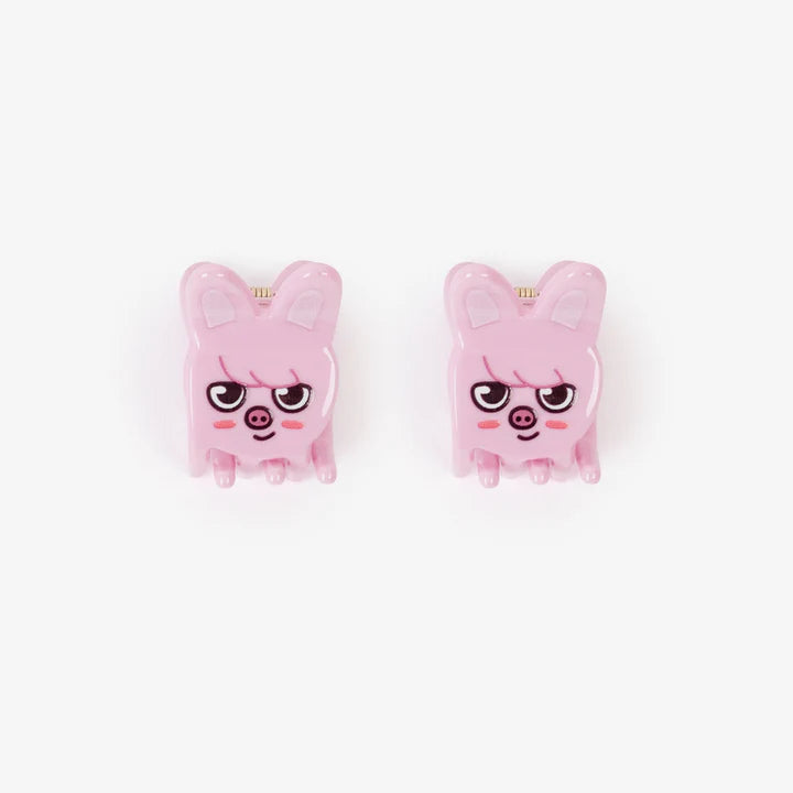 
                      
                        picture of two small hair clips with dwaekki faces
                      
                    